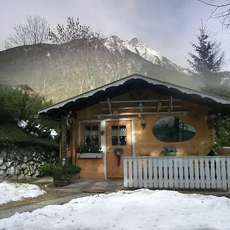 In Caroles With A Nearby Forest Chalet *